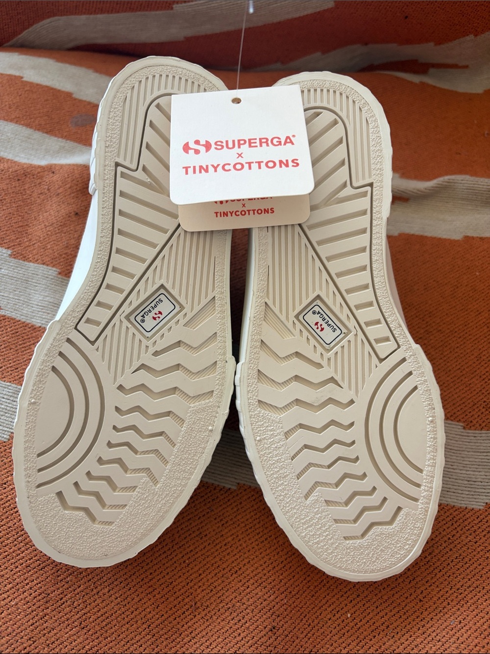 Tinycottons and Superga cream/cherry canvas Velcro sneakers - Picture 4 of 12